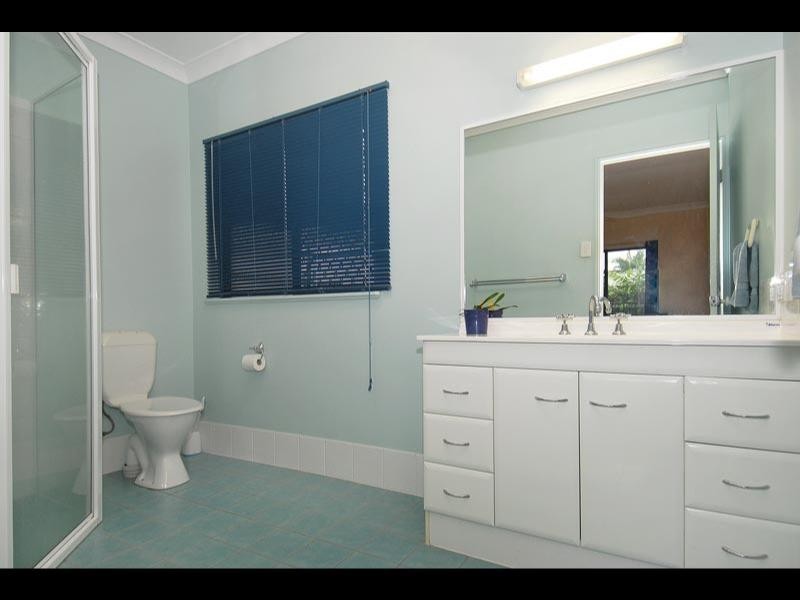 35  Bassett Street, Kanimbla QLD 4870
