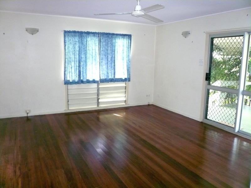 132 English Street, Manunda QLD 4870