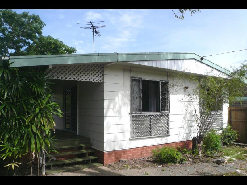 132 English Street, Manunda QLD 4870