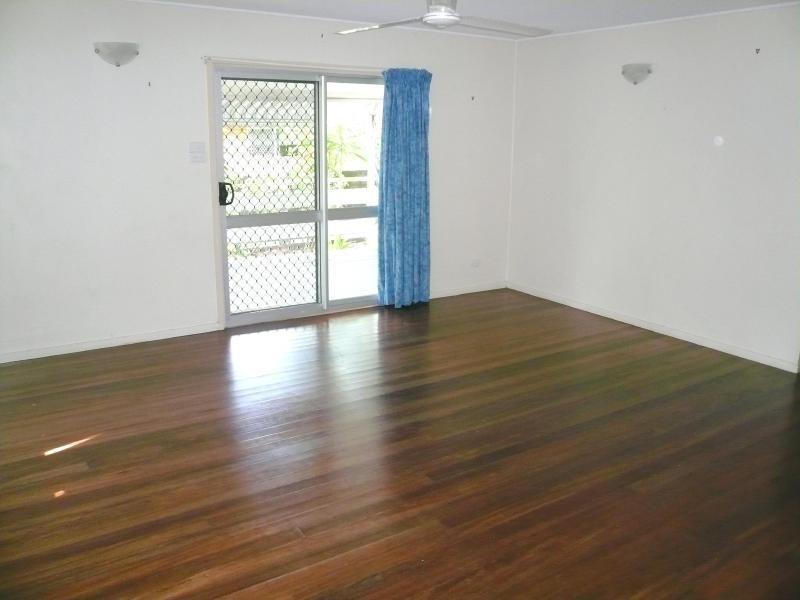 132 English Street, Manunda QLD 4870