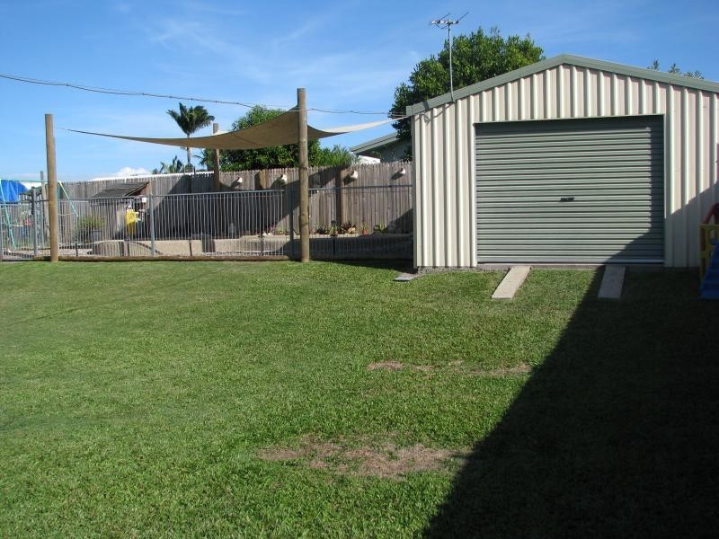 8 Leeuwin Crescent, Bentley Park QLD 4869