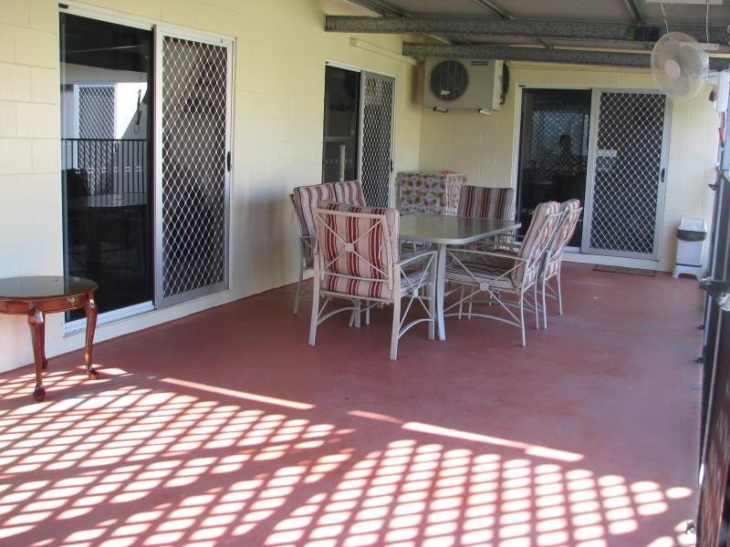 8 Leeuwin Crescent, Bentley Park QLD 4869
