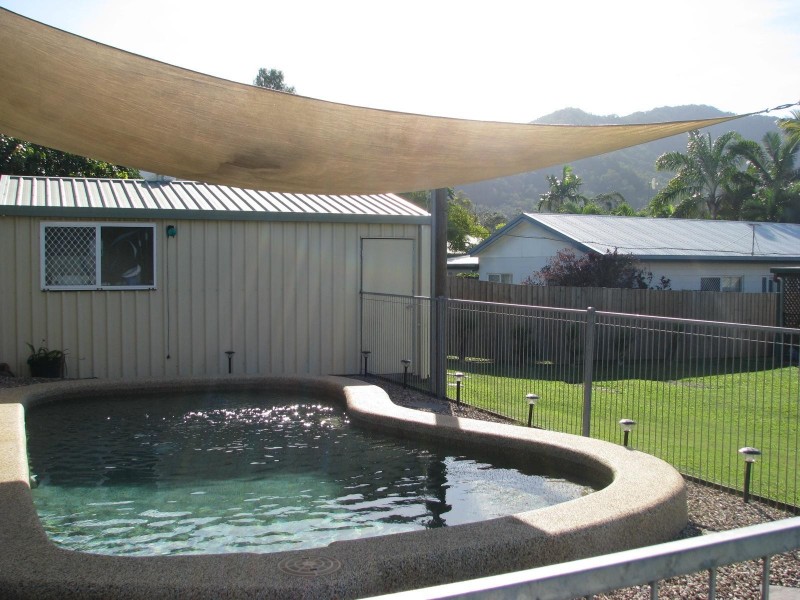 8 Leeuwin Crescent, Bentley Park QLD 4869