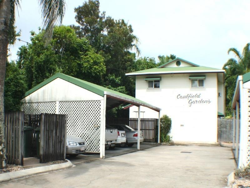 2/126 Pease St, Manoora QLD 4870