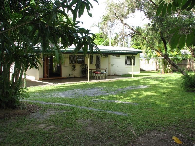 10 Satinay Close, Manoora QLD 4870