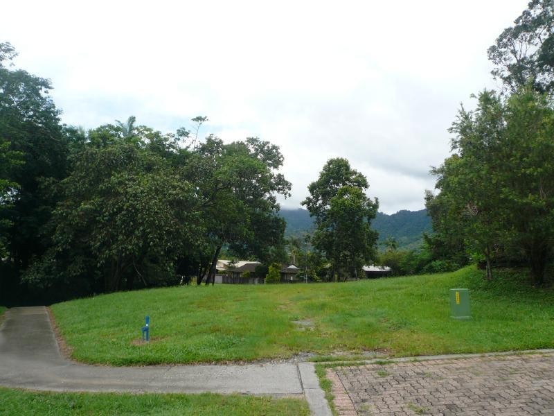 22 Dodd Court, Mooroobool QLD 4870