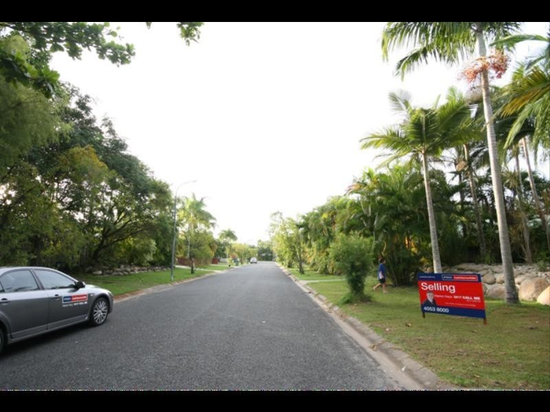 4 Cyprea close, Trinity Beach QLD 4879