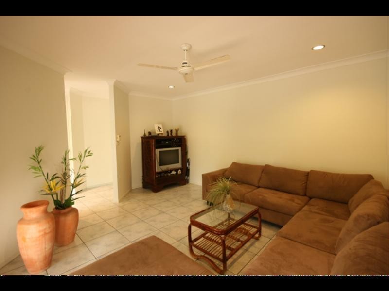 4 Cyprea close, Trinity Beach QLD 4879