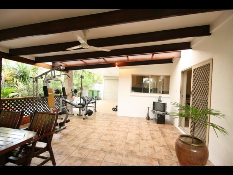 4 Cyprea close, Trinity Beach QLD 4879