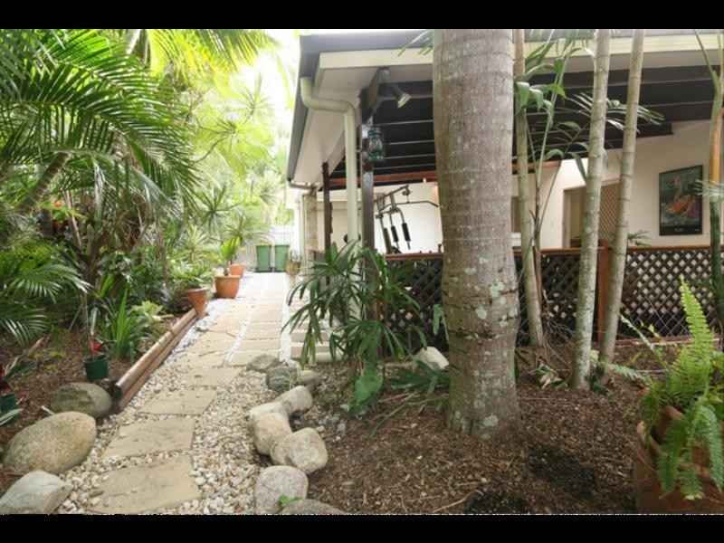 4 Cyprea close, Trinity Beach QLD 4879