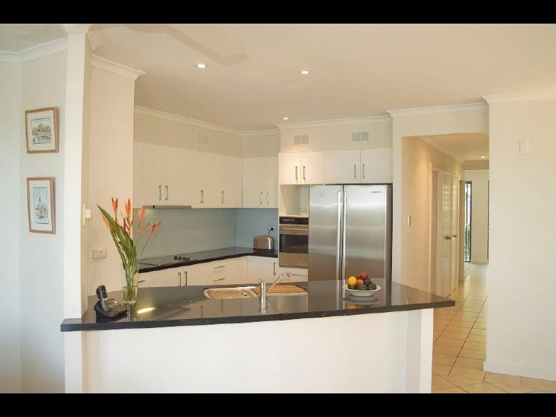 2/75 Sims Esplanade, Yorkeys Knob QLD 4878