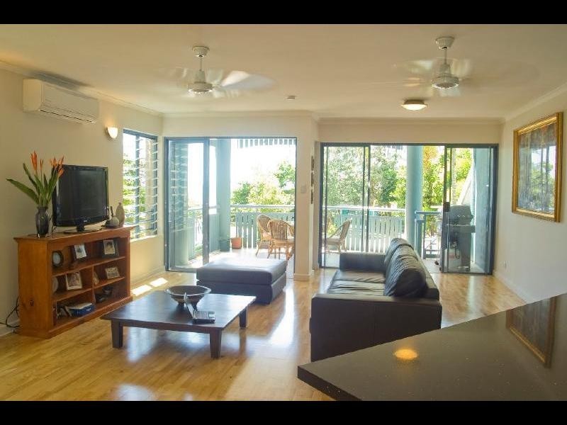 2/75 Sims Esplanade, Yorkeys Knob QLD 4878