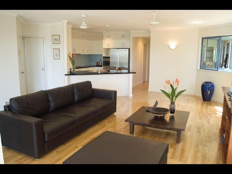 2/75 Sims Esplanade, Yorkeys Knob QLD 4878