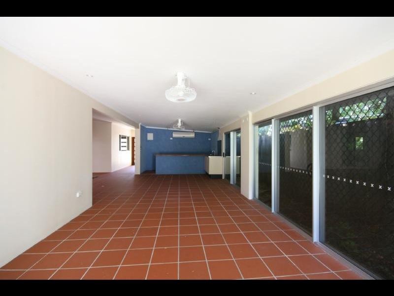9 Derby Street, Yorkeys Knob QLD 4878