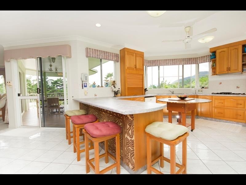 12 Forum Close, Mooroobool QLD 4870