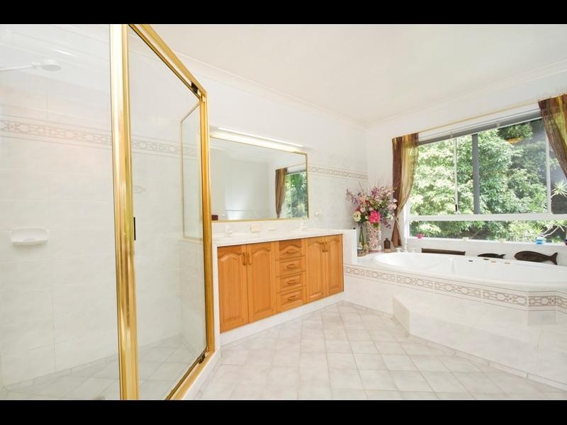 12 Forum Close, Mooroobool QLD 4870