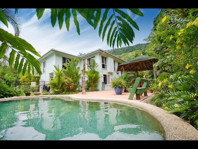 12 Forum Close, Mooroobool QLD 4870