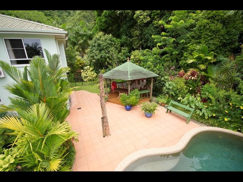 12 Forum Close, Mooroobool QLD 4870