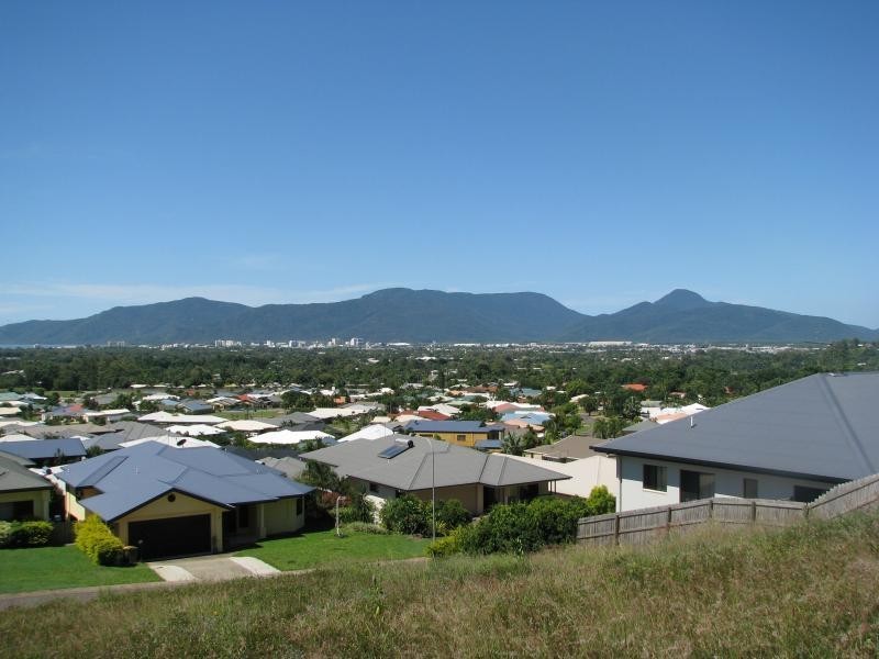 7 Sergeant Street, Kanimbla QLD 4870