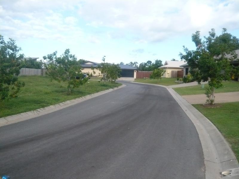 1 Valla Close, Kewarra Beach QLD 4879