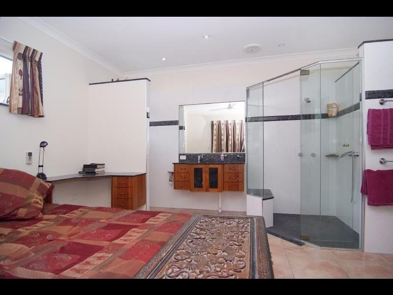 4 Sailfish Close, Kanimbla QLD 4870