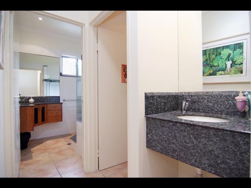 4 Sailfish Close, Kanimbla QLD 4870
