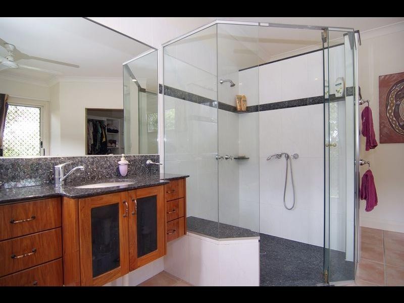 4 Sailfish Close, Kanimbla QLD 4870