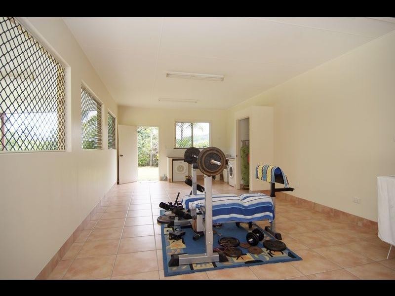 4 Sailfish Close, Kanimbla QLD 4870