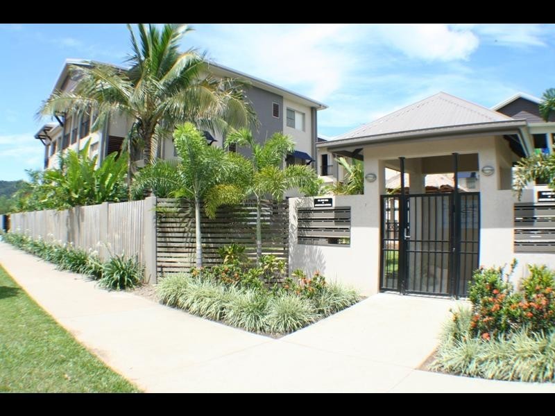 314/2-8 Centenary Close, Manoora QLD 4870