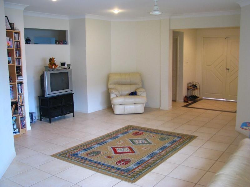 10 Ellie Banning Close, Redlynch QLD 4870