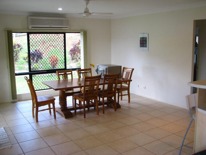 10 Ellie Banning Close, Redlynch QLD 4870