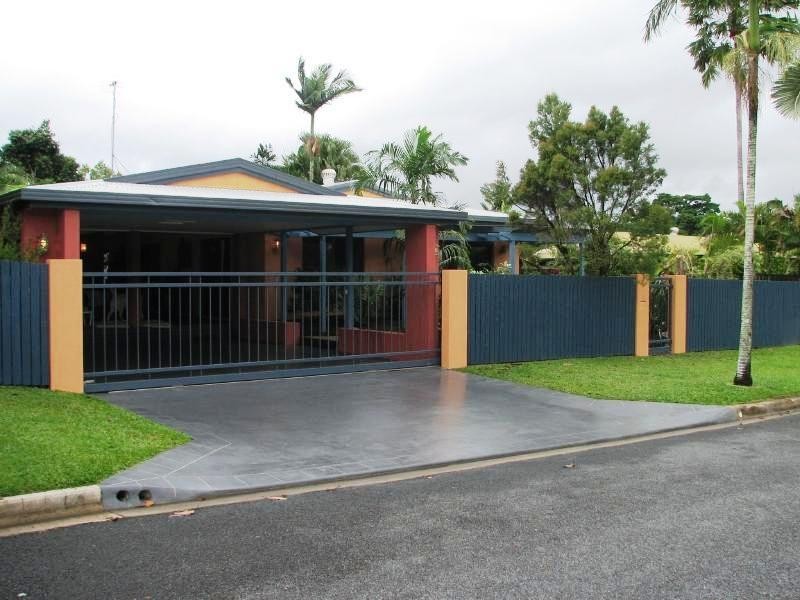 11 Iona Close, Edge Hill QLD 4870