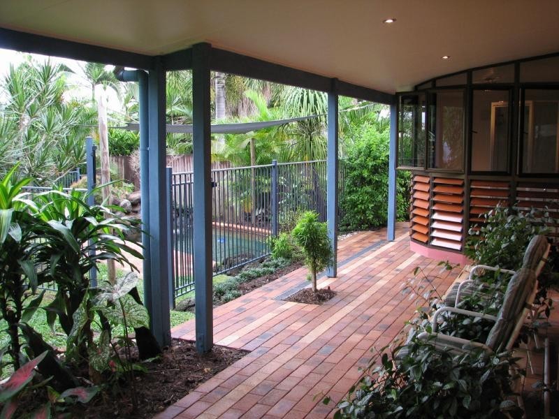 11 Iona Close, Edge Hill QLD 4870