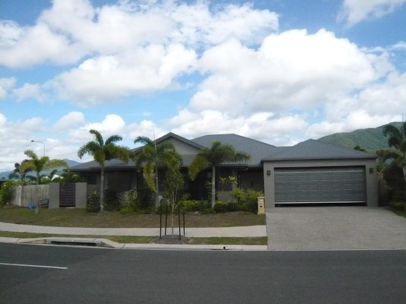 18 Moojeeba Way, Trinity Park QLD 4879
