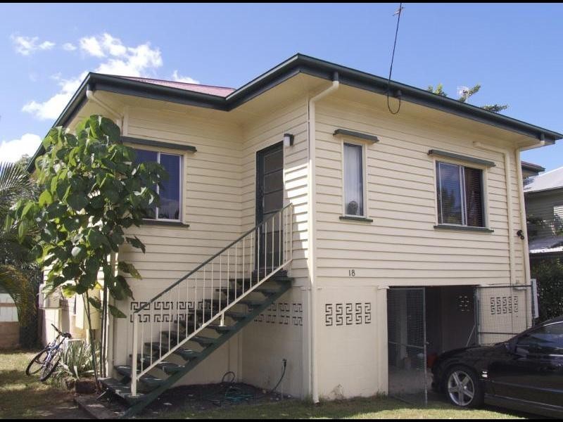 18 Barrett Street, Bungalow QLD 4870