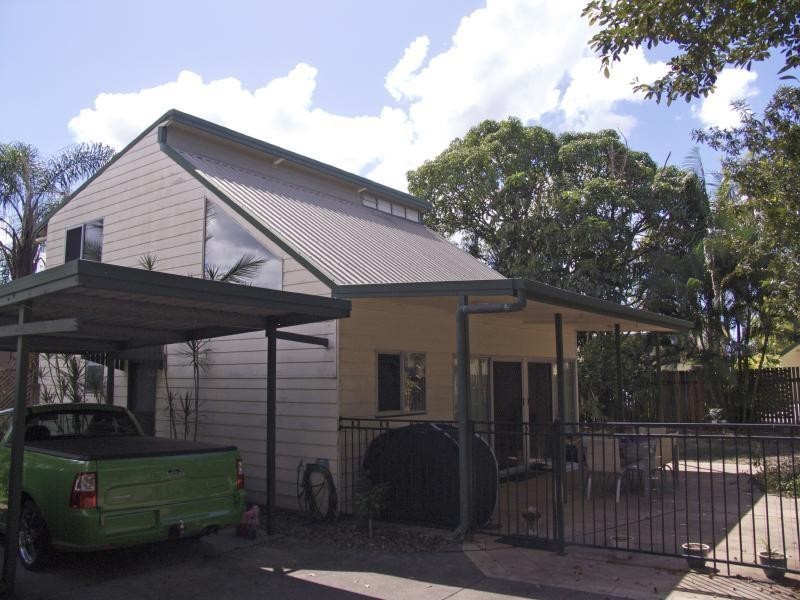 18 Barrett Street, Bungalow QLD 4870