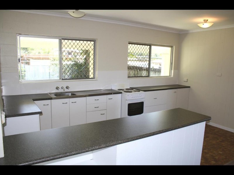6 Fuscia Court, Mooroobool QLD 4870
