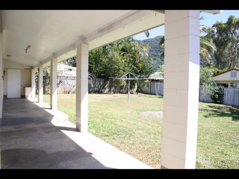 6 Fuscia Court, Mooroobool QLD 4870