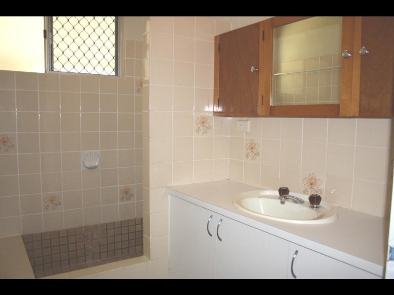 6 Fuscia Court, Mooroobool QLD 4870