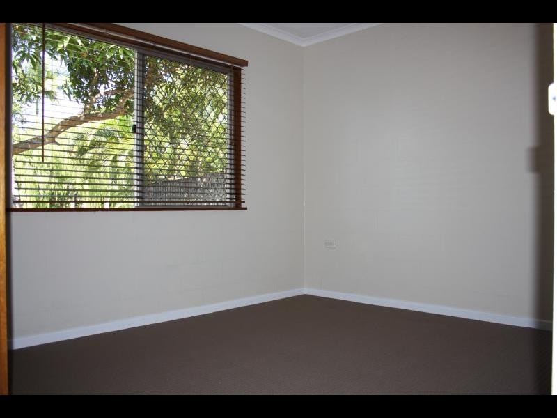 6 Fuscia Court, Mooroobool QLD 4870