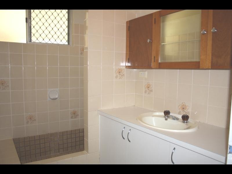 6 Fuscia Court, Mooroobool QLD 4870