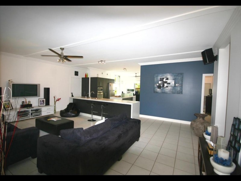 14 McKinlay Street, Whitfield QLD 4870