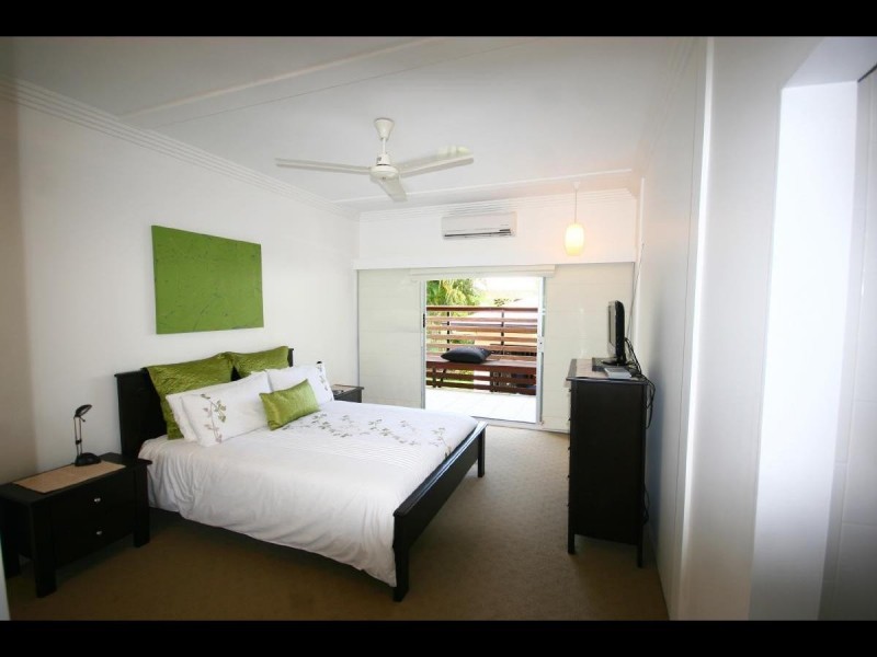 14 McKinlay Street, Whitfield QLD 4870