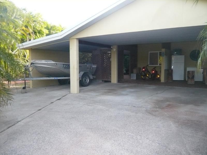 1 Queenscliff Close, Kewarra Beach QLD 4879