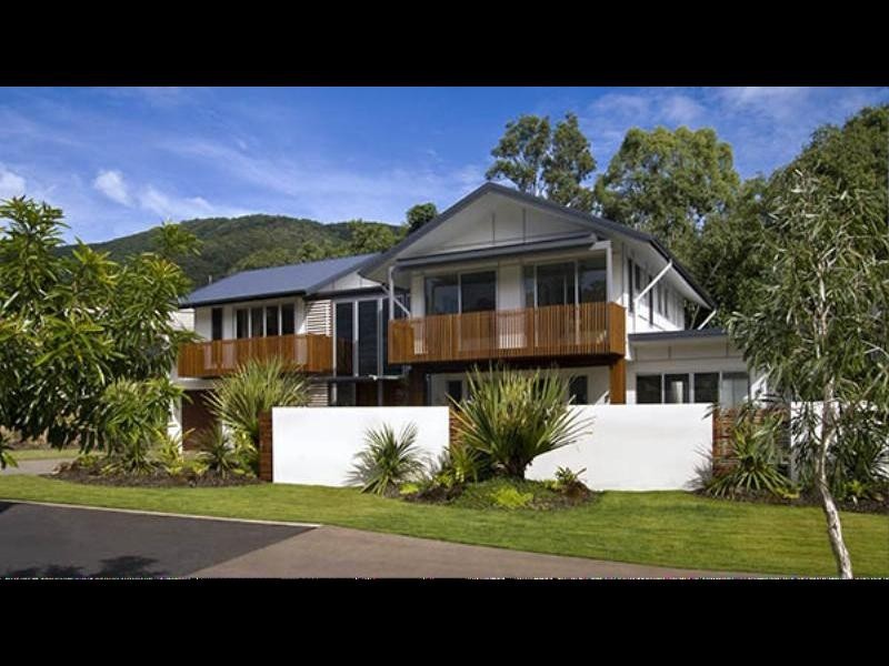 6 Muller Street, Palm Cove QLD 4879