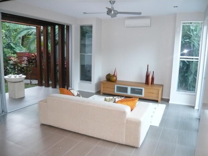 6 Muller Street, Palm Cove QLD 4879