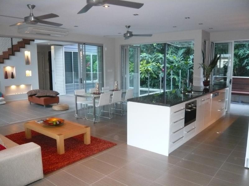 6 Muller Street, Palm Cove QLD 4879