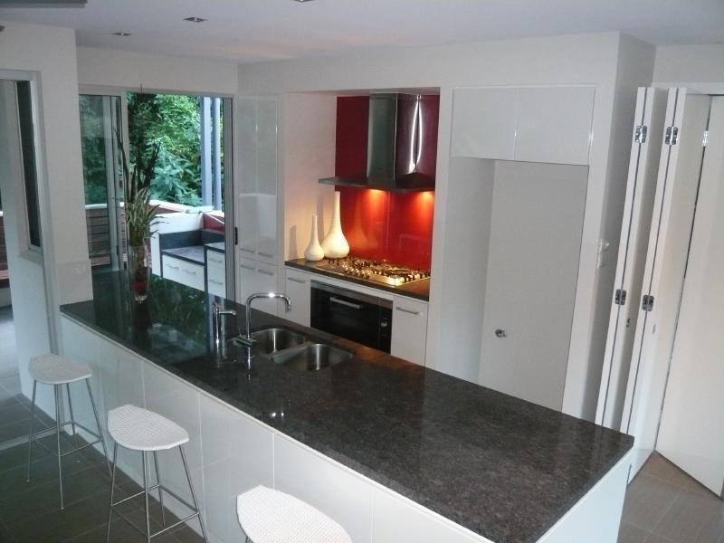 6 Muller Street, Palm Cove QLD 4879