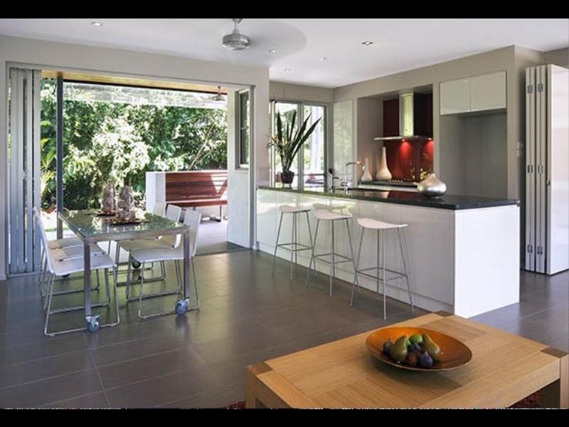 6 Muller Street, Palm Cove QLD 4879