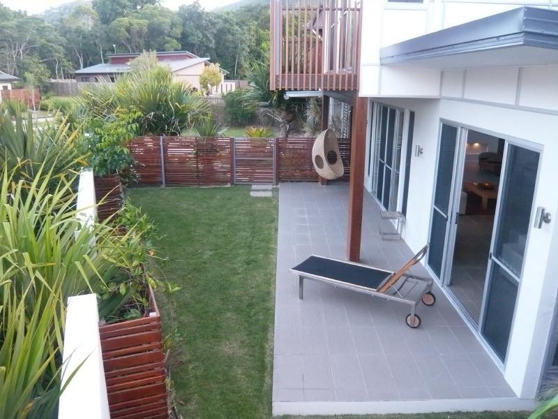 6 Muller Street, Palm Cove QLD 4879